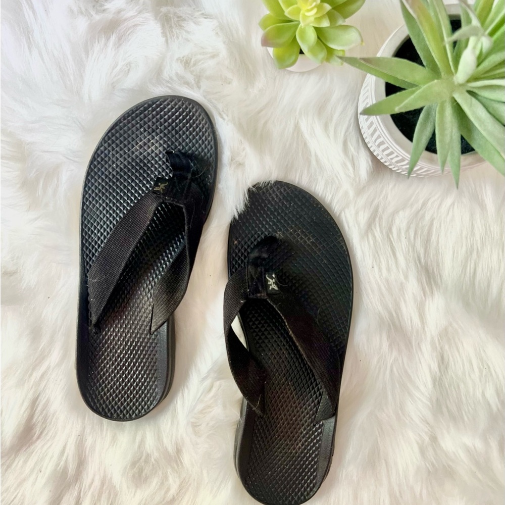 CHACO | EUC Women’s Black Flip Flops